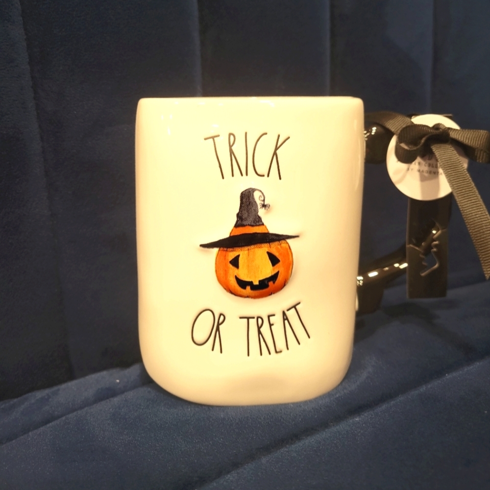 NWOT Rae Dunn White Trick or Treat Pumpkin Mug